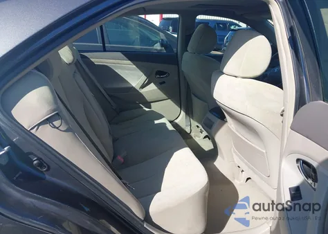 2007 Toyota Camry Le V6 z USA, uszkodzony, nr VIN 4T1BK46K67U504800